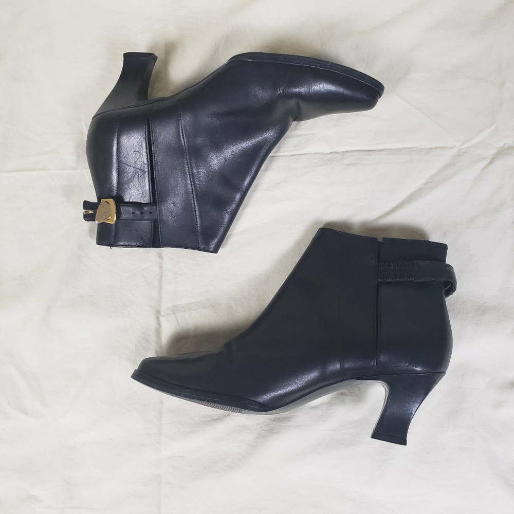 Enzo angiolini brand mid cut heeled shoes with gol